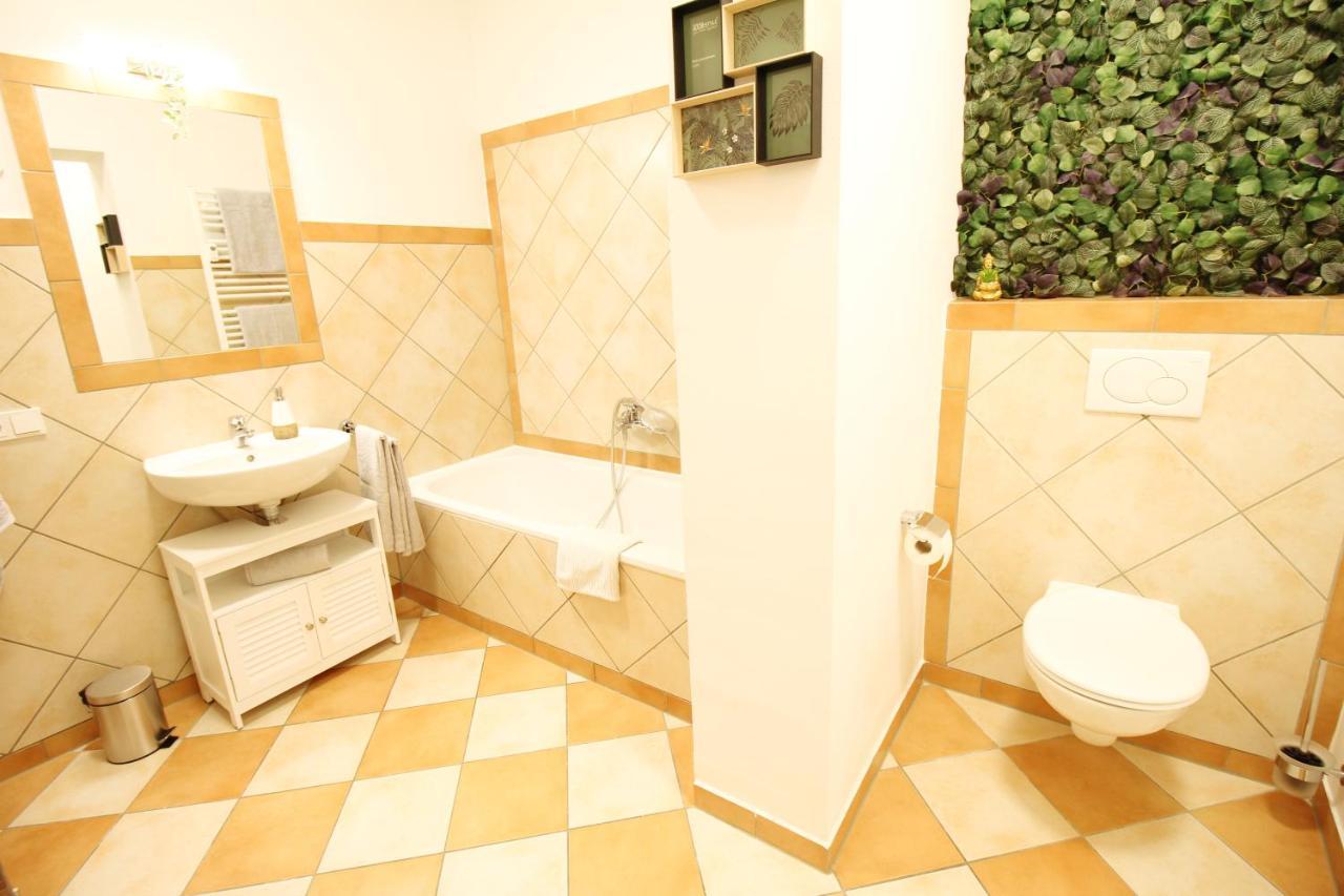 Secret Hideaways Tropical Feeling Mit 2 Schlafzimmer Nahe City L Messe L Flughafen L Hbf Duisburgo Exterior foto